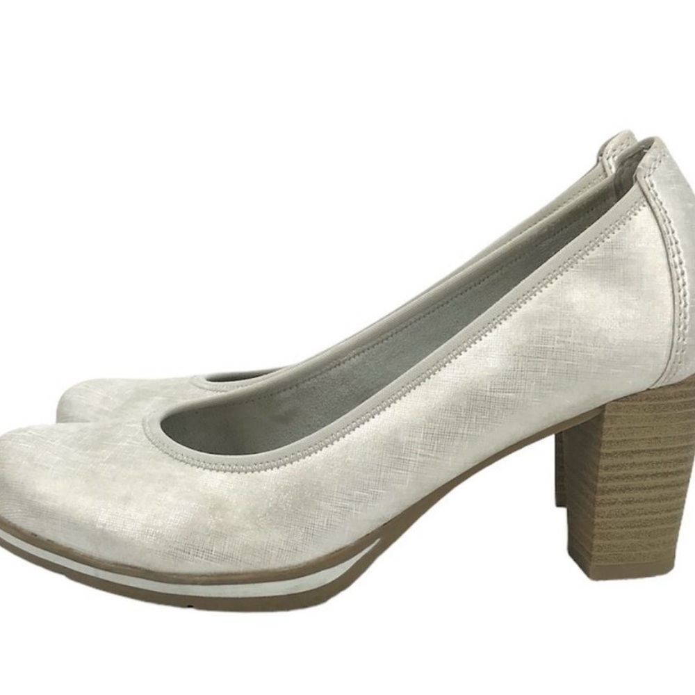 Jana Metallic Pumps
